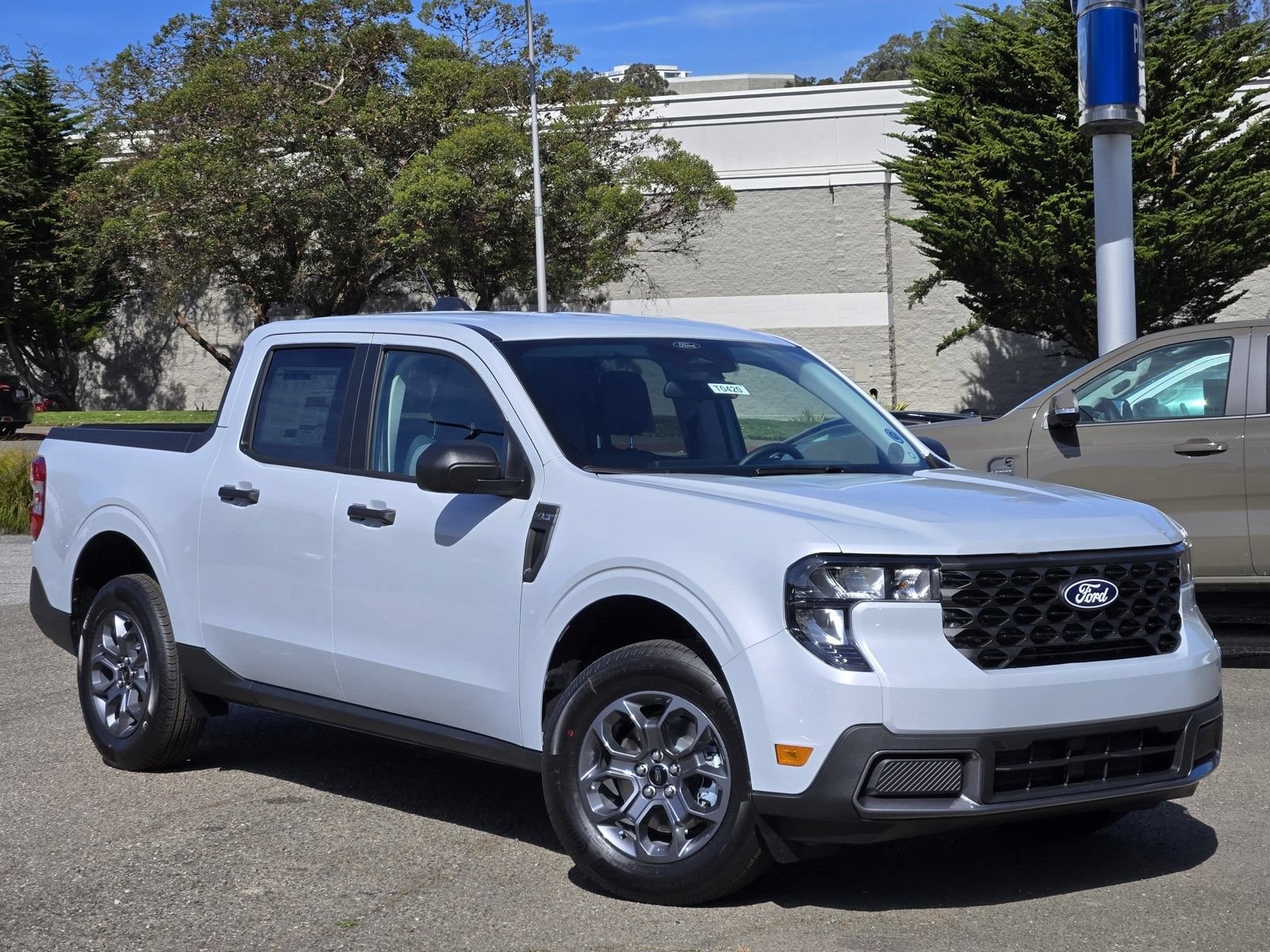 New 2026 Ford Maverick XLT w/ Equipment Group 301A AWD/4WD image 2