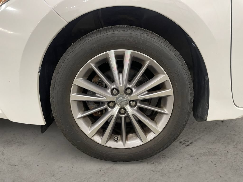 Used 2014 Toyota Corolla LE FWD image 14