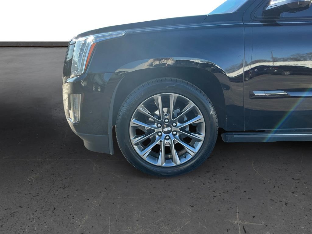Used 2019 Cadillac Escalade Premium Luxury w/ Escalade Sport Edition image 13
