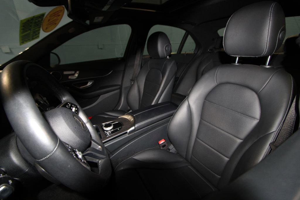 Used 2020 Mercedes-Benz C 300 4MATIC Sedan image 4