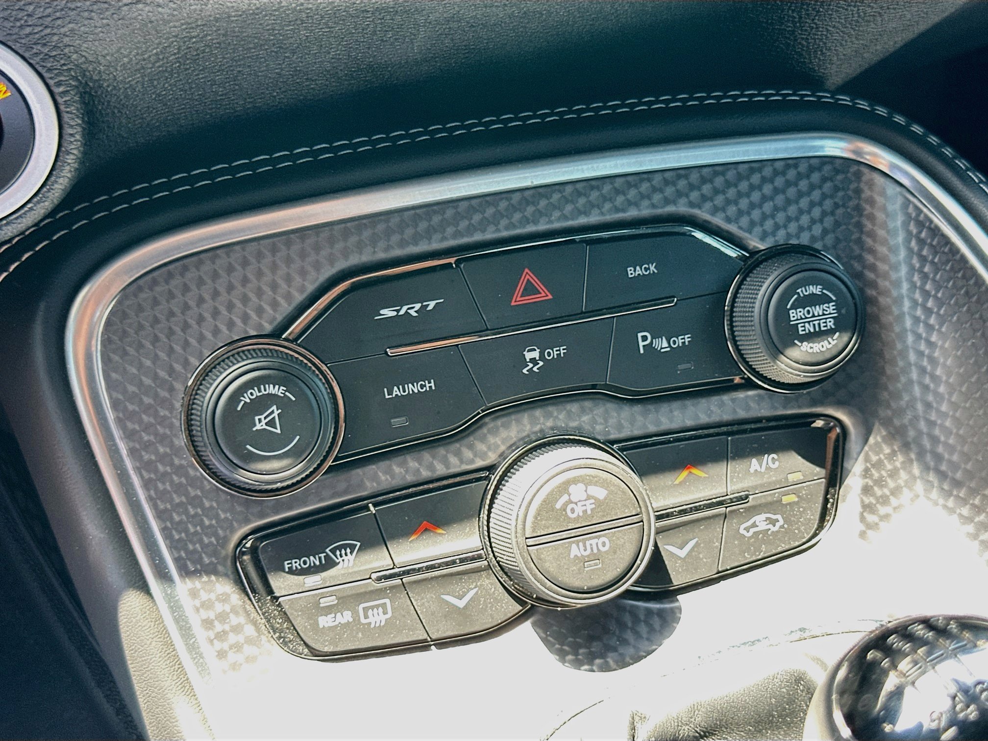 Used 2015 Dodge Challenger SRT Hellcat RWD image 16