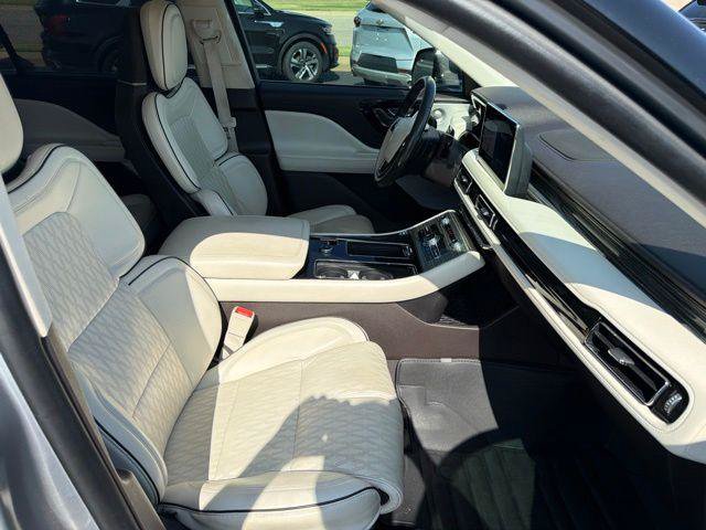 Used 2021 Lincoln Aviator Black Label w/ Class IV Trailer Tow Package AWD/4WD image 19