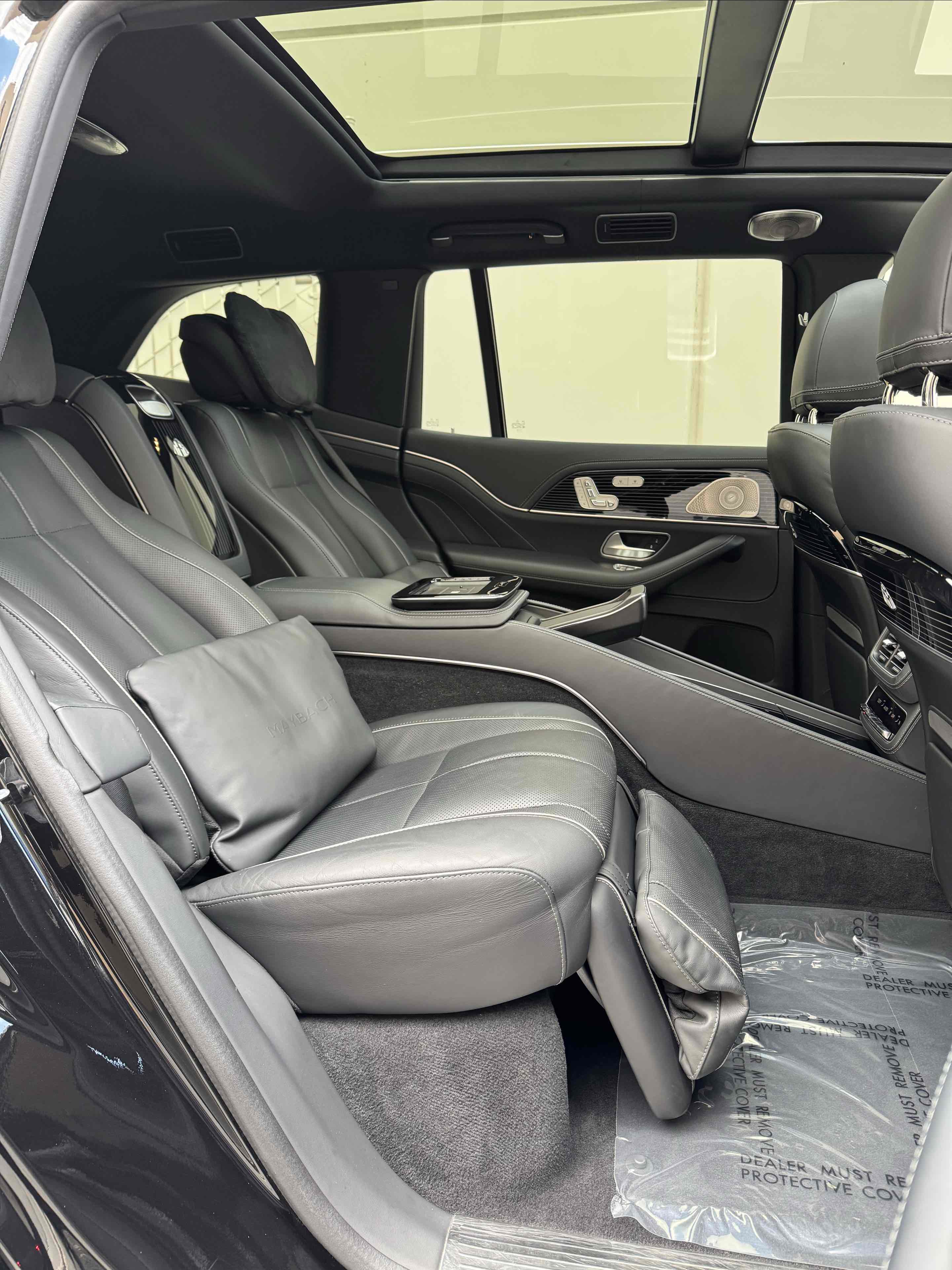 Used 2023 Mercedes-Benz Maybach GLS 600 4MATIC image 36