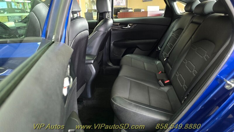 Used 2020 Kia Forte GT-Line w/ GT-Line Premium Package FWD image 17