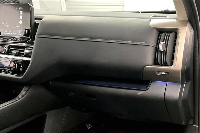 Used 2024 Nissan Pathfinder Platinum w/ Cargo Package AWD/4WD image 19