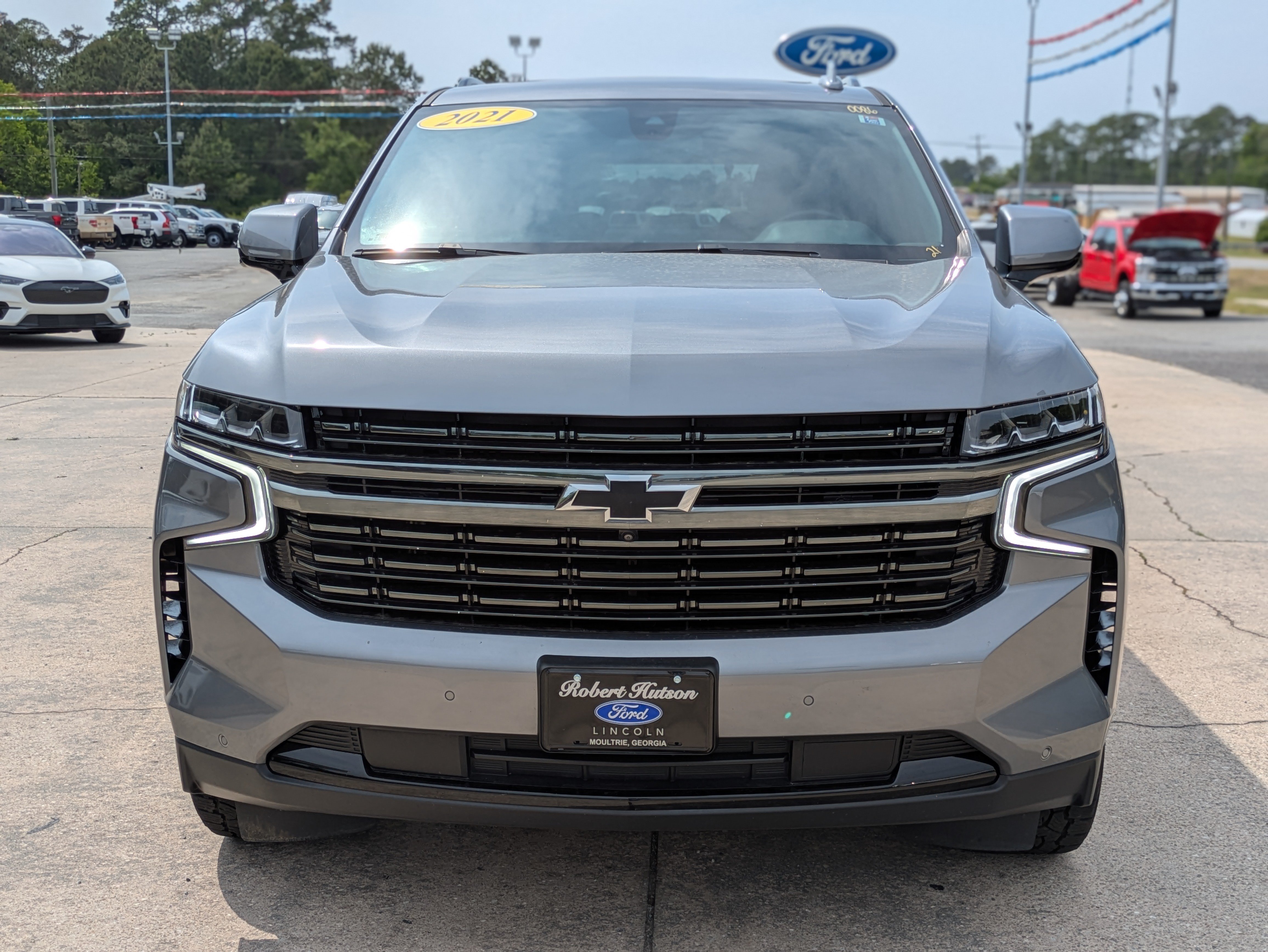 Used 2021 Chevrolet Tahoe RST w/ Luxury Package AWD/4WD image 3