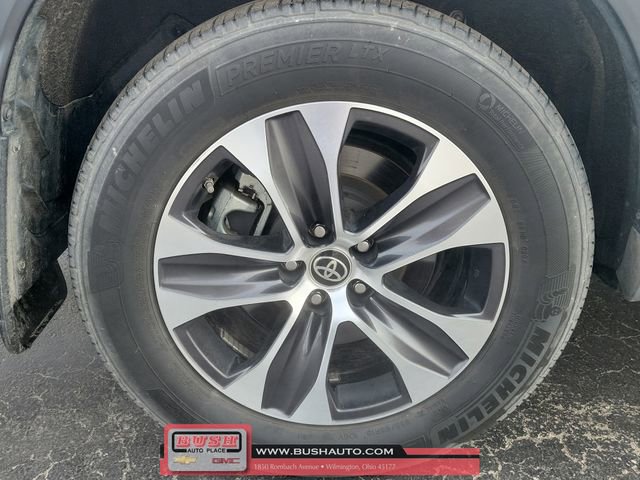 Used 2021 Toyota Highlander XLE image 6