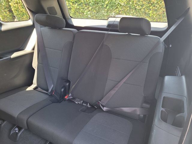 Used 2023 Chevrolet Traverse LT w/ LPO, Cargo Package AWD/4WD image 9