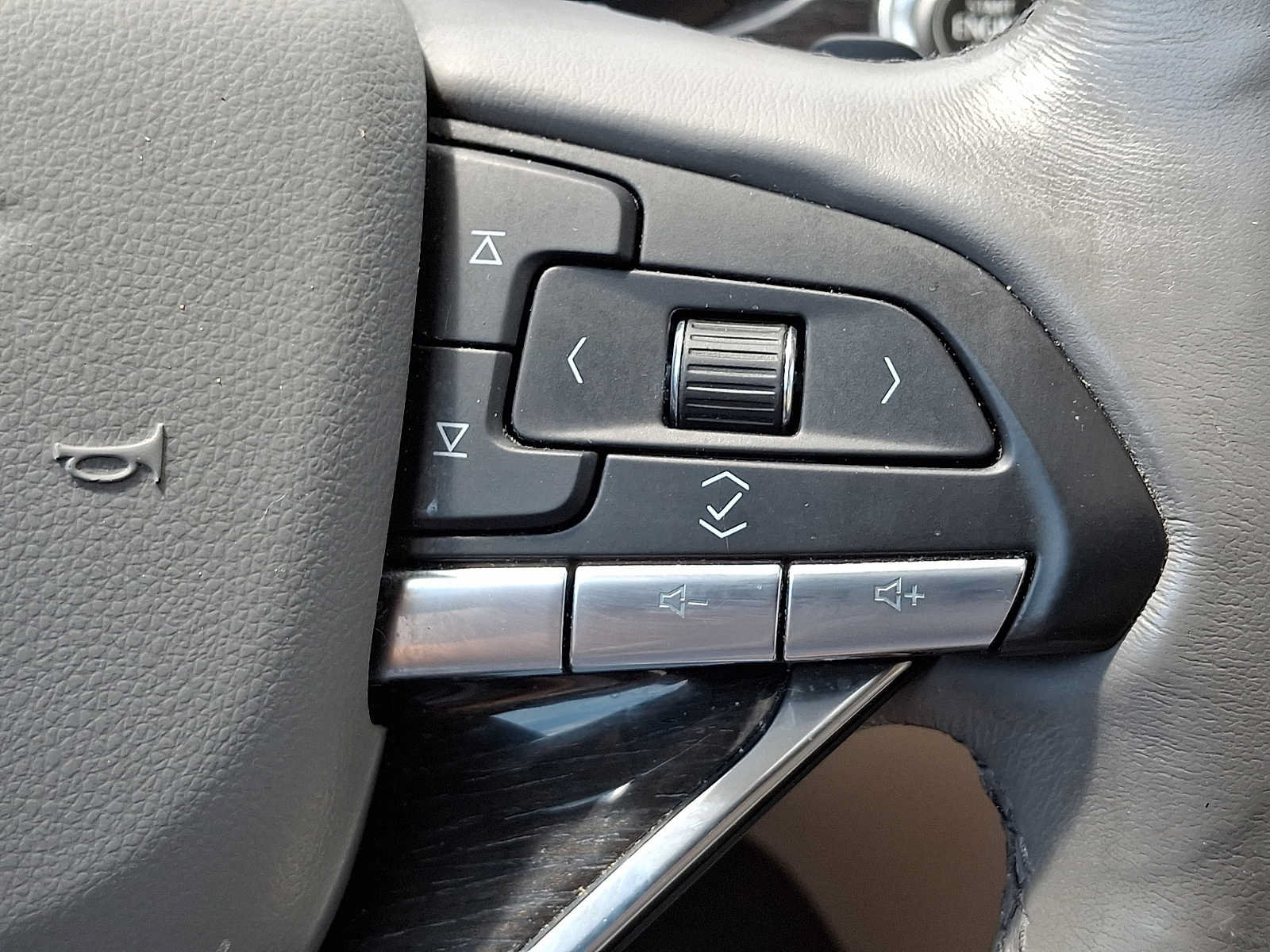 Used 2020 Cadillac XT6 Premium Luxury AWD/4WD image 29