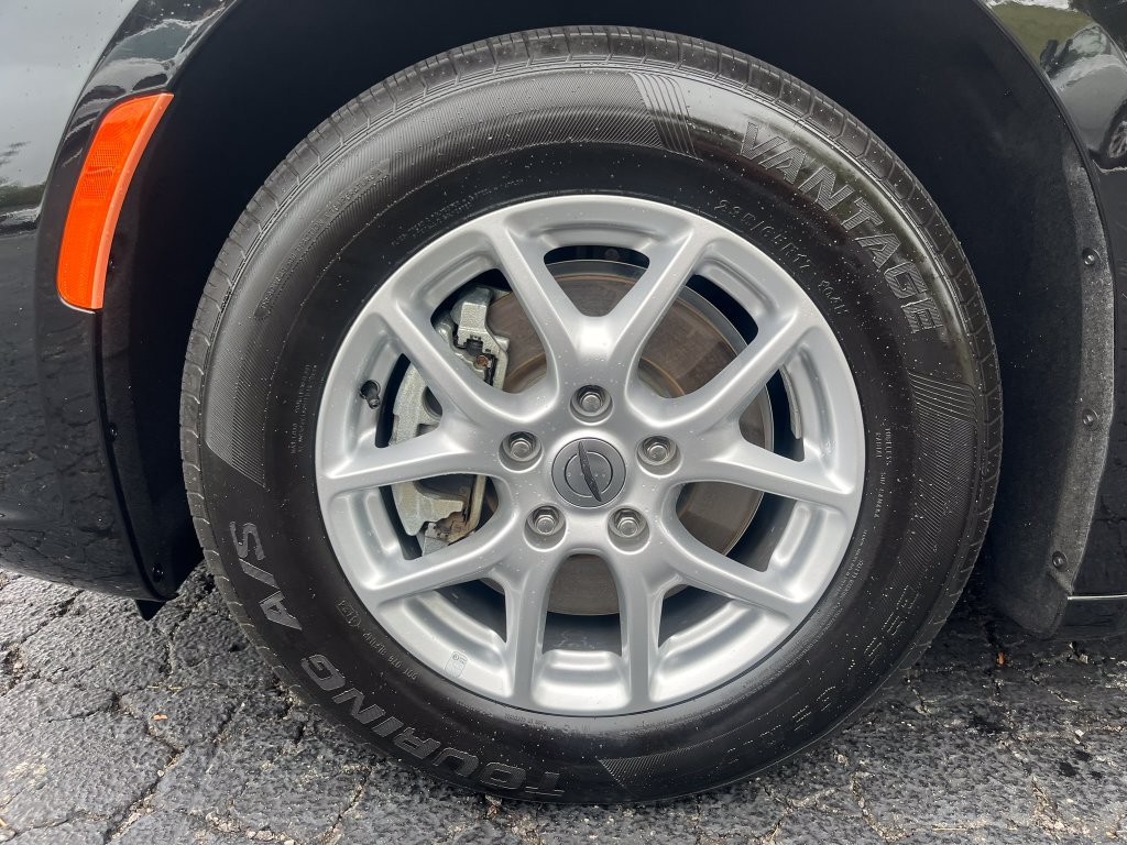 Used 2024 Chrysler Pacifica Touring-L FWD image 28