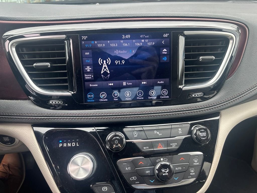 Used 2019 Chrysler Pacifica Limited FWD image 13