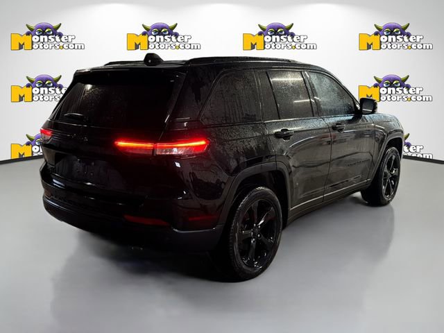 Used 2024 Jeep Grand Cherokee Limited w/ Luxury Tech Group II image 4