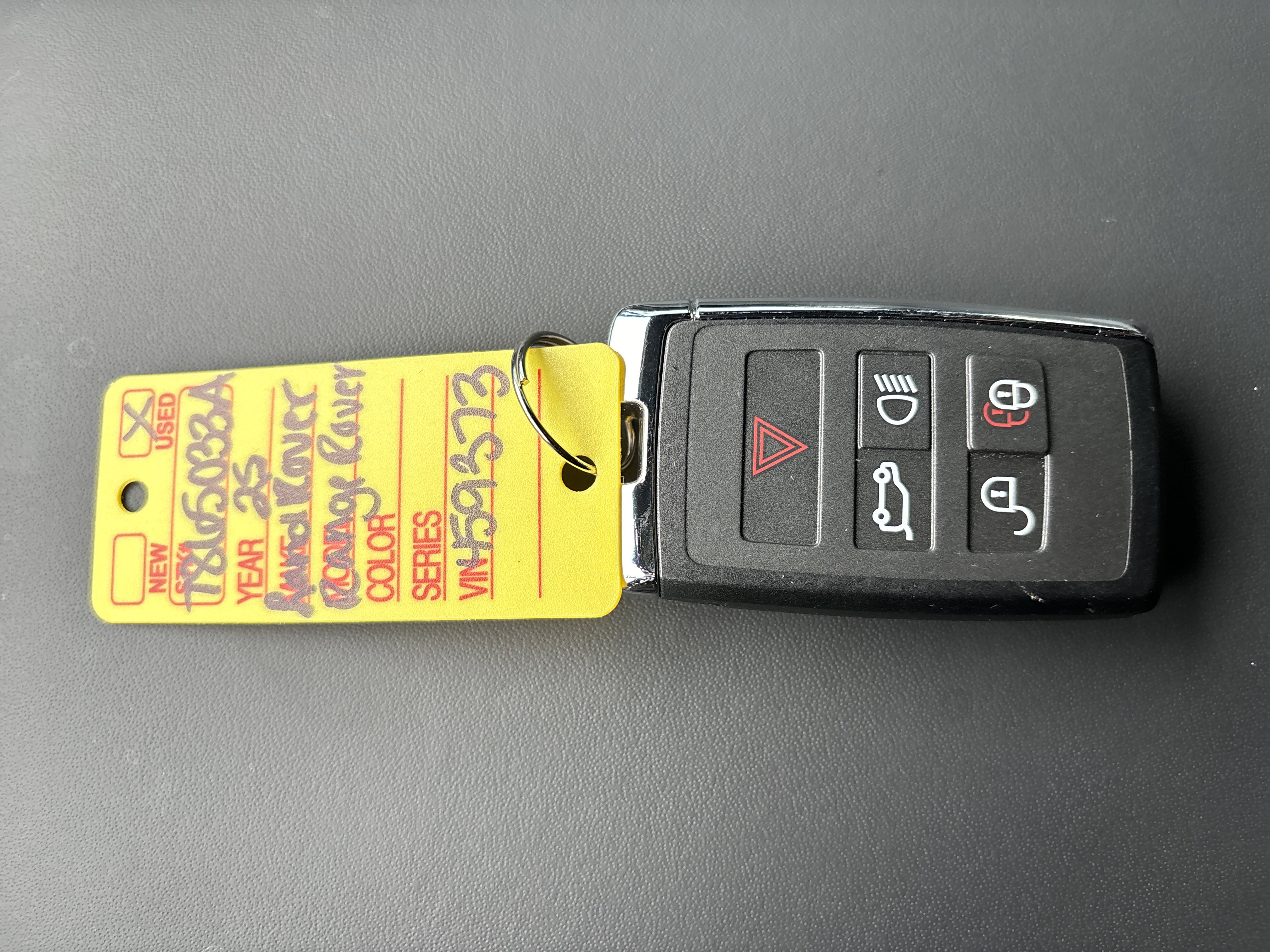 Used 2025 Land Rover Range Rover Sport SE image 30