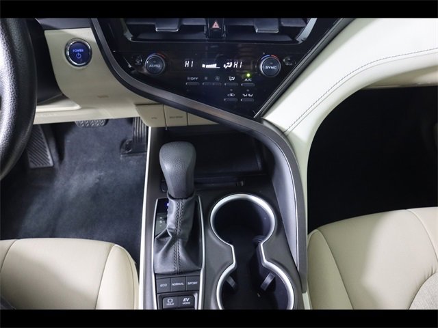Used 2022 Toyota Camry LE image 26
