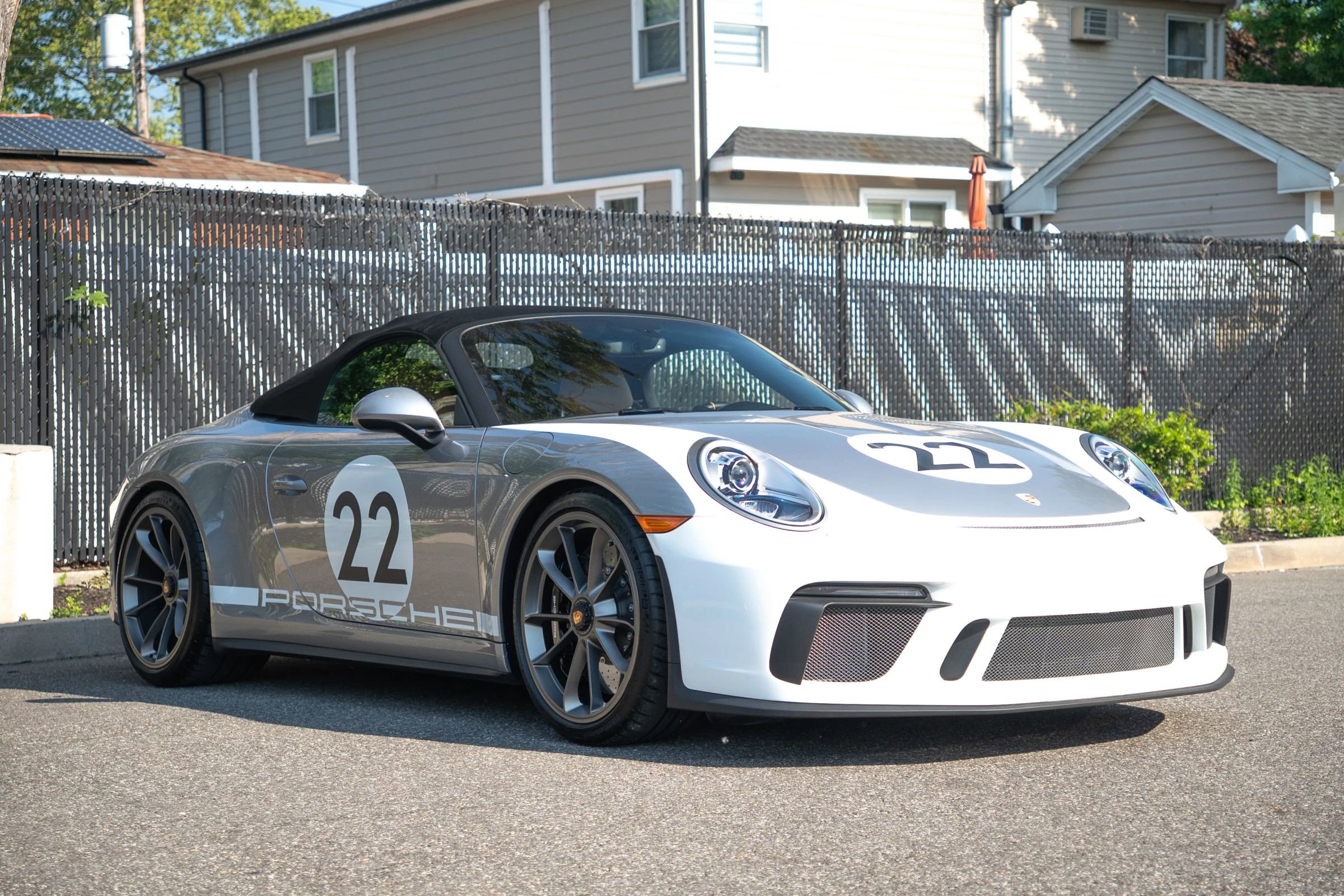 Used 2019 Porsche 911 Speedster RWD image 11