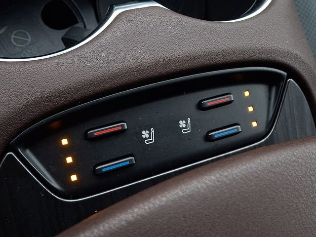 Used 2021 Toyota Venza XLE w/ Softex Package image 24