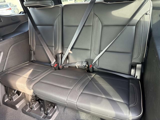 Used 2022 GMC Yukon SLT w/ SLT Premium Package image 14