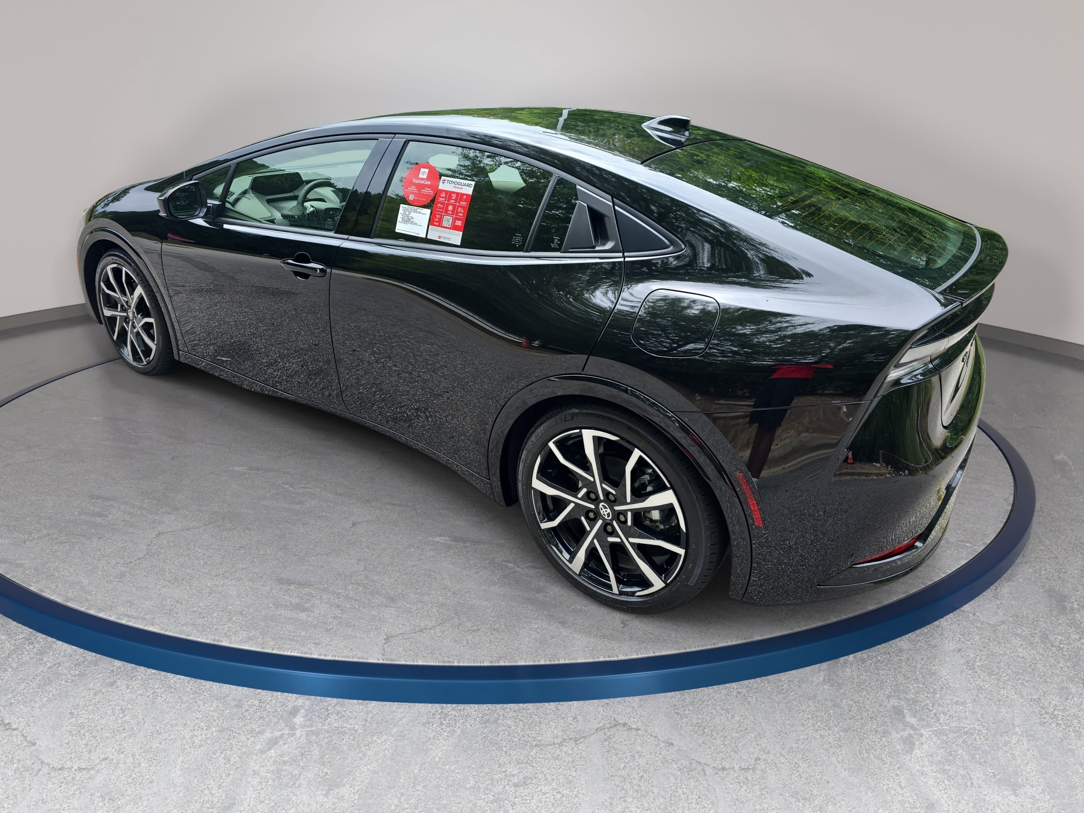 New 2027 Toyota Prius Plug-In Hybrid FWD image 7