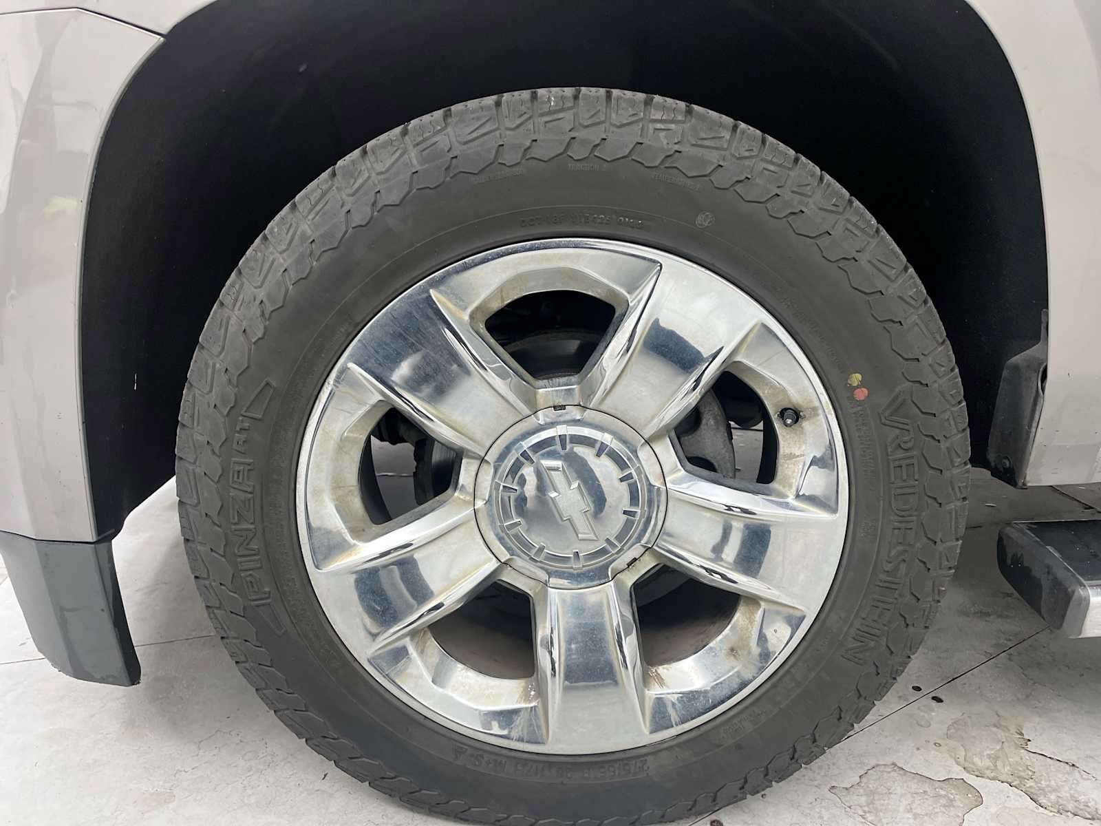 Used 2018 Chevrolet Suburban LT w/ LT Signature Package AWD/4WD image 25