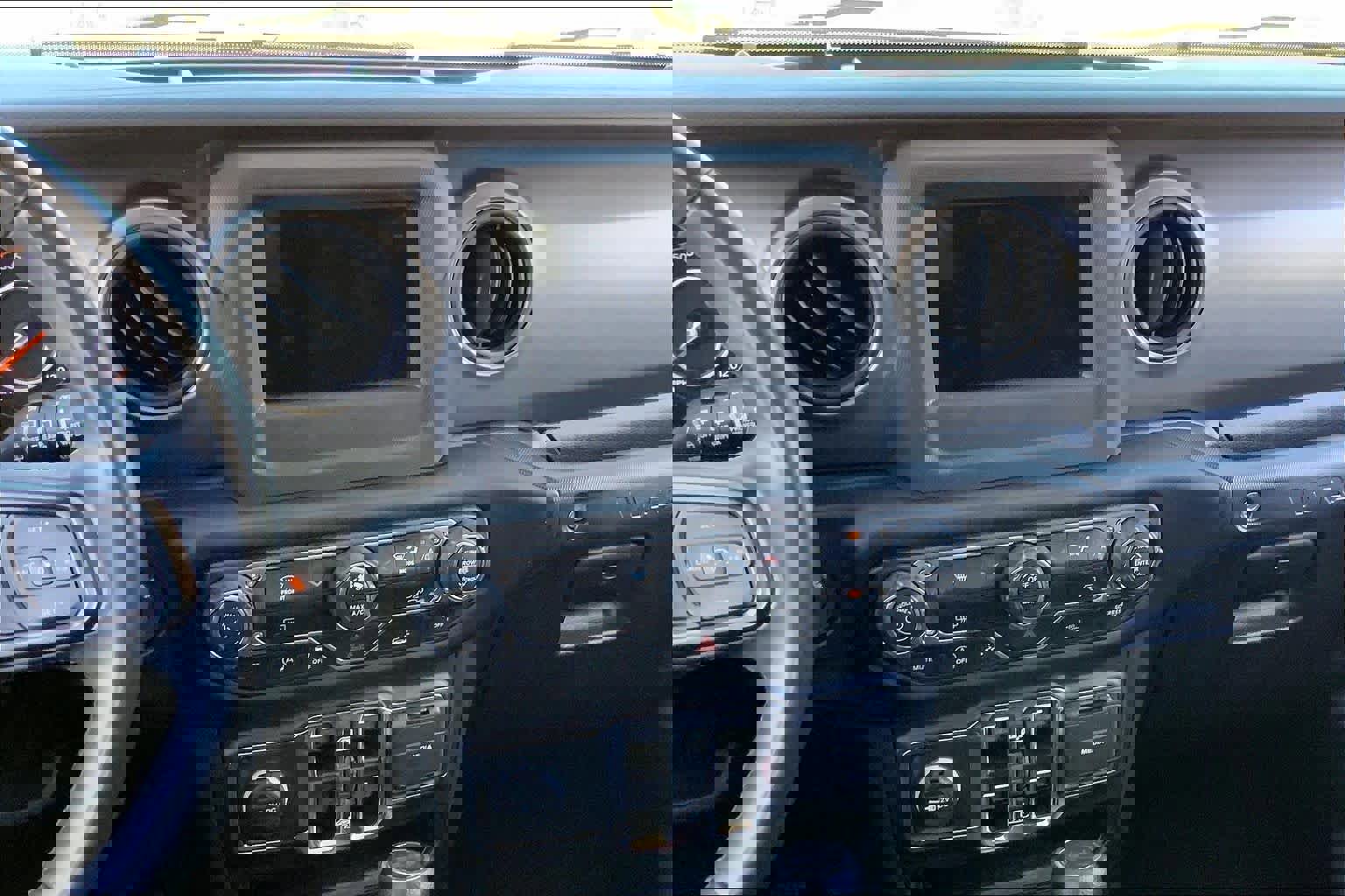 Used 2022 Jeep Wrangler Unlimited Sport image 7