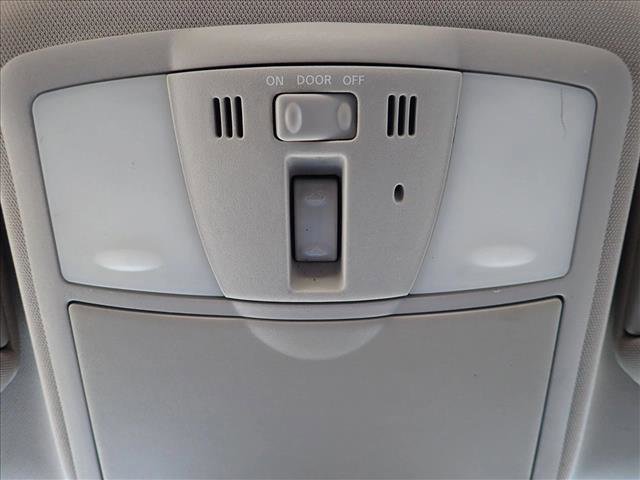 Used 2010 Nissan Altima 2.5 S w/ Premium Pkg image 23