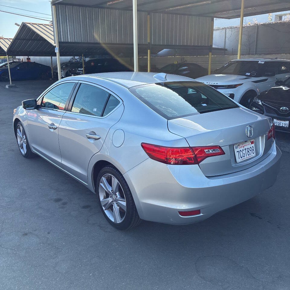 Used 2014 Acura ILX FWD image 2