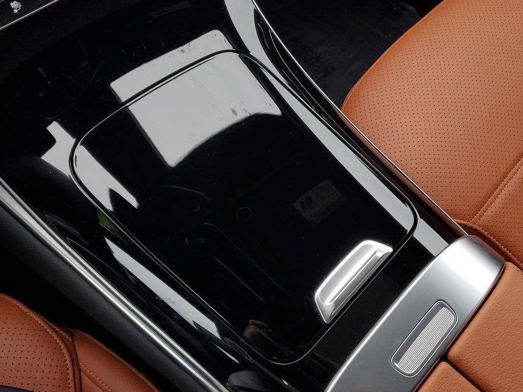 Used 2025 Mercedes-Benz GLC 350e image 25