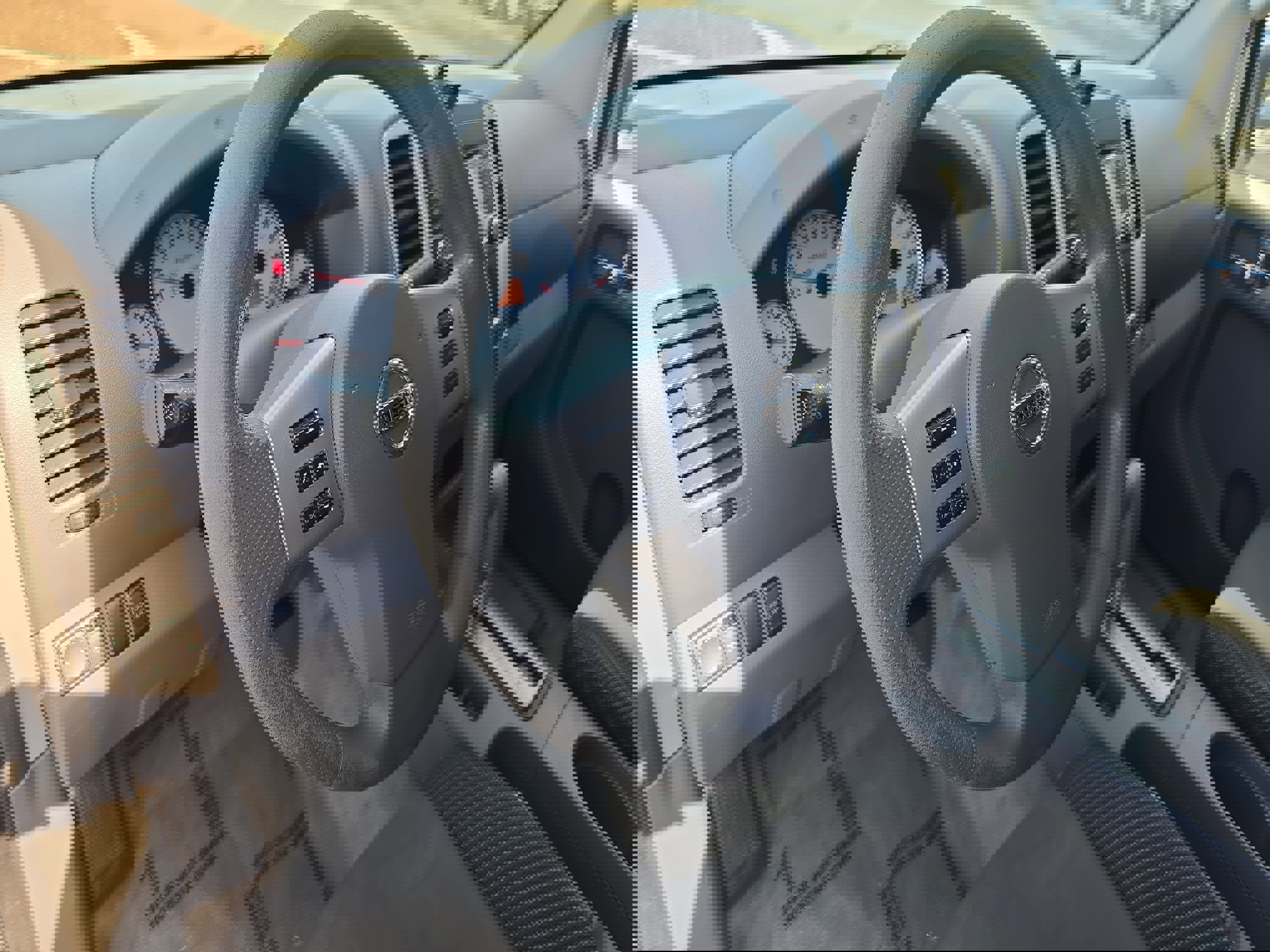 Used 2015 Nissan Frontier Desert Runner image 15