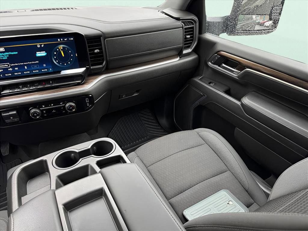 Used 2024 Chevrolet Silverado 2500 LT image 15