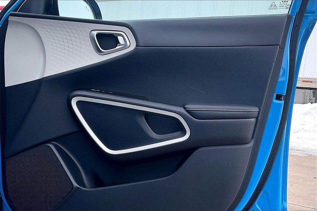 Certified 2024 Kia Soul GT-Line image 23