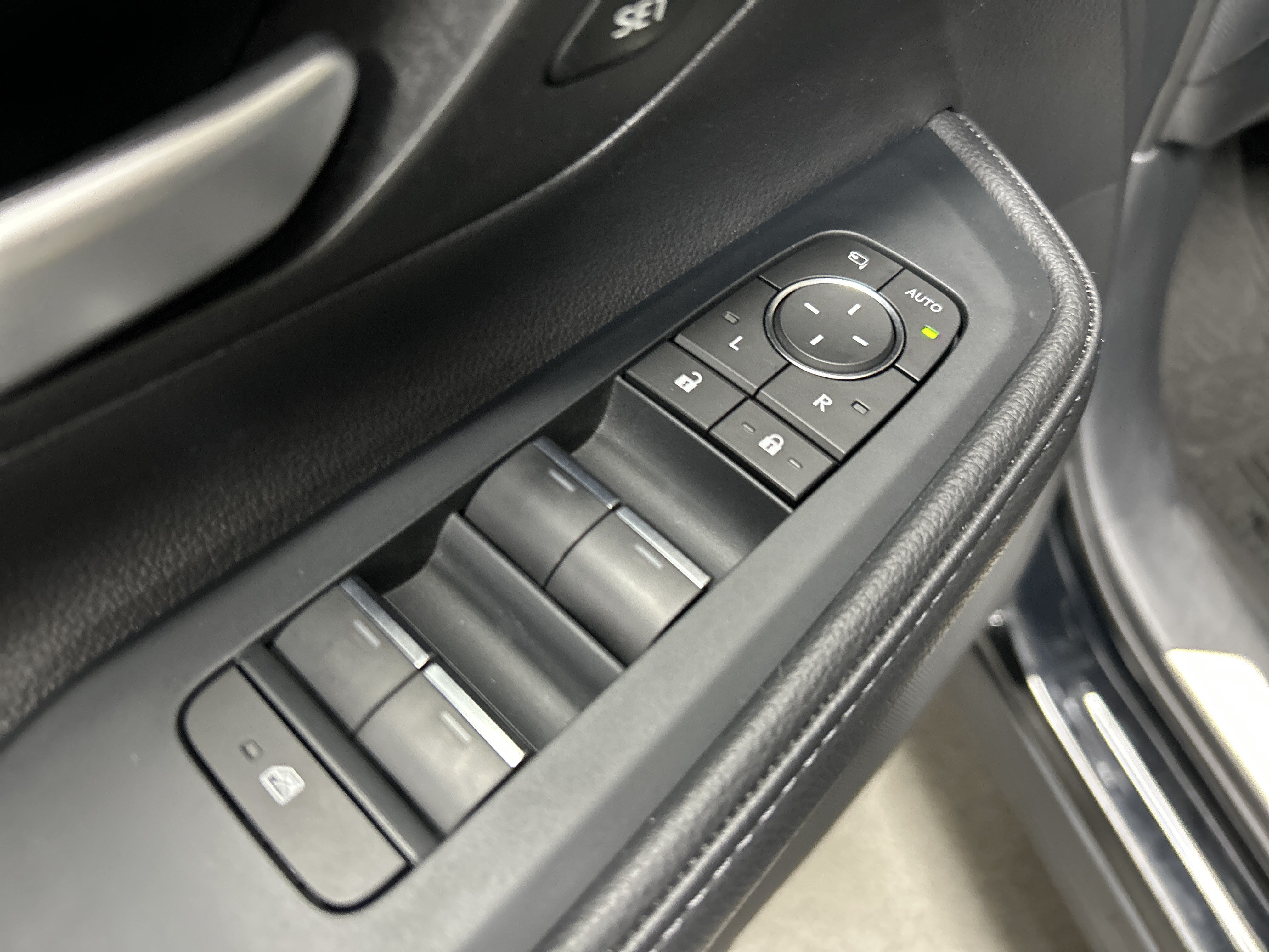 Used 2024 Toyota Grand Highlander AWD image 15