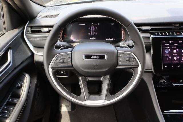 New 2026 Jeep Grand Cherokee Laredo AWD/4WD image 15