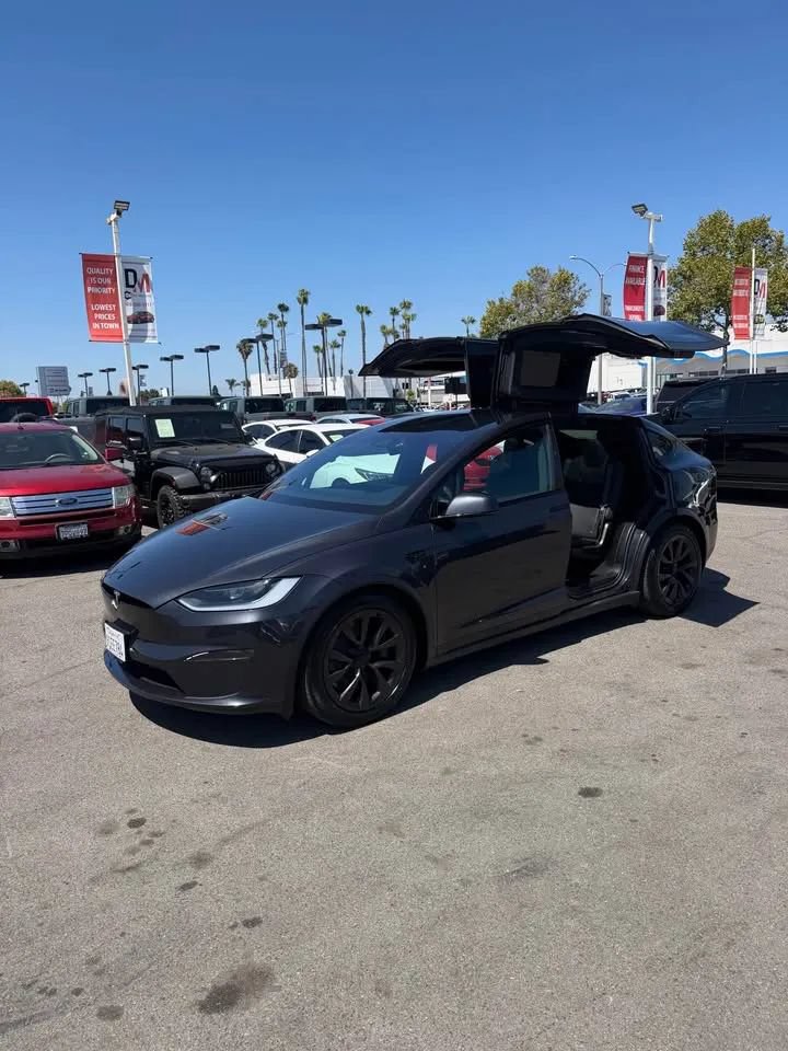Used 2025 Tesla Model X AWD/4WD image 6