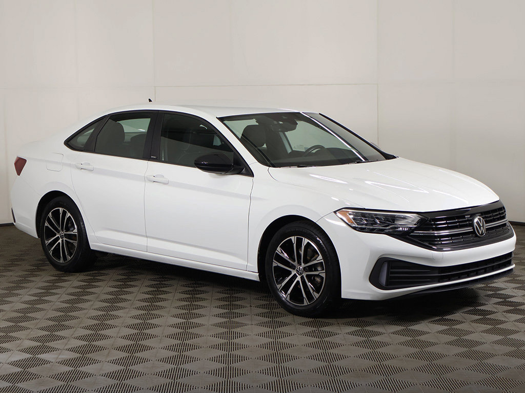 Used 2023 Volkswagen Jetta Sport FWD image 2