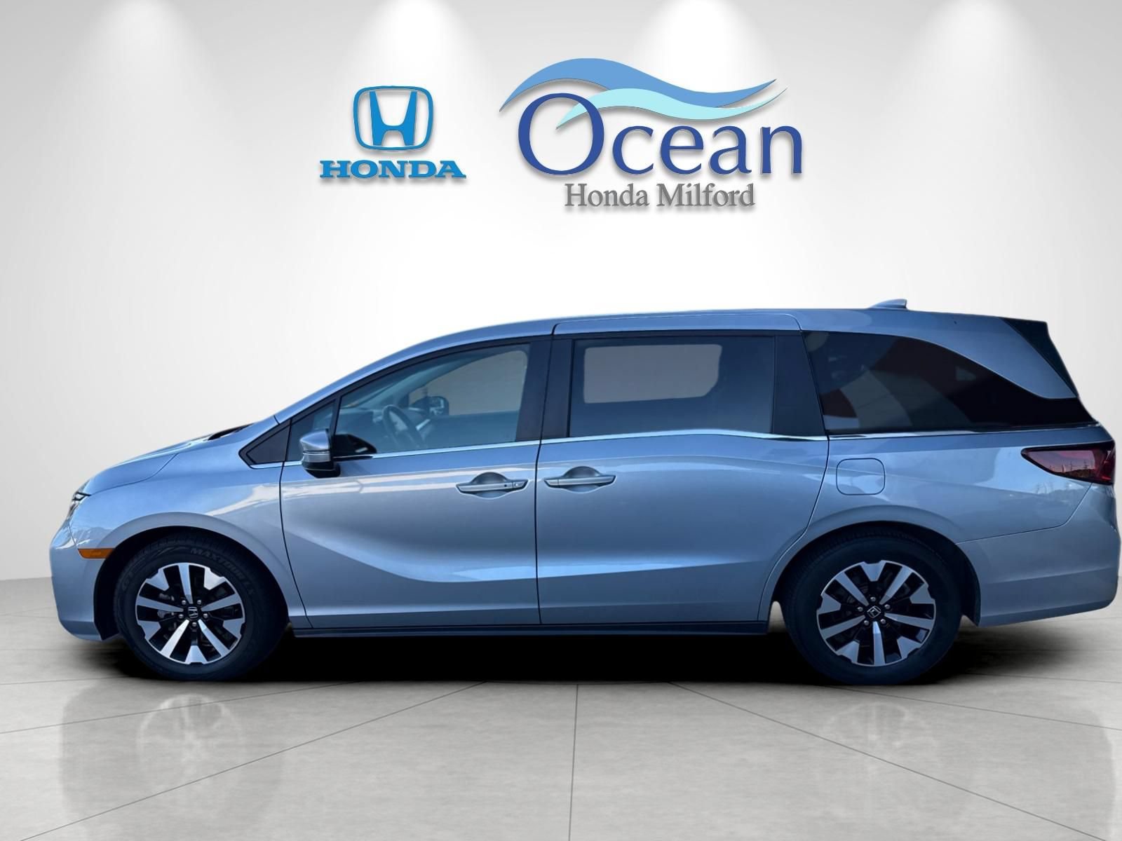 Used 2025 Honda Odyssey EX-L image 6