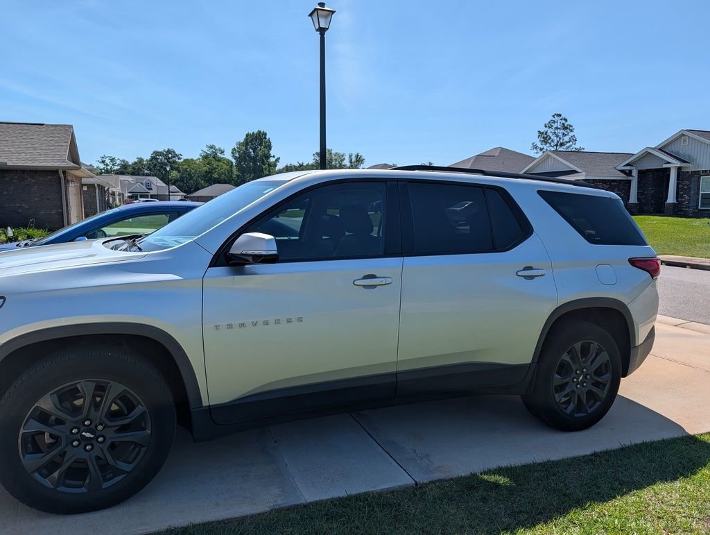 Used 2020 Chevrolet Traverse RS FWD image 13