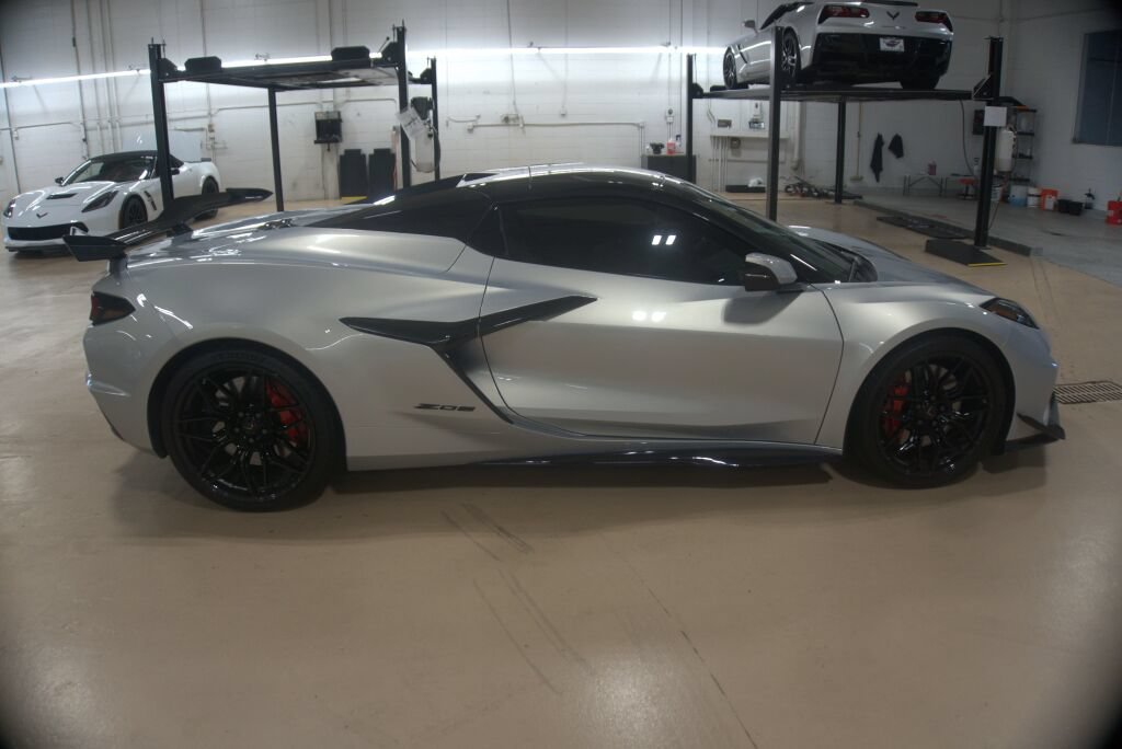Used 2024 Chevrolet Corvette Z06 w/ Battery Protection Package RWD image 6