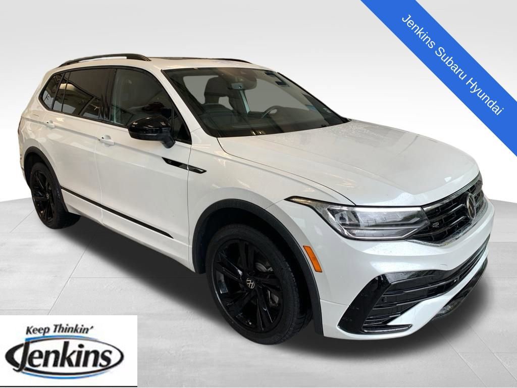 Used 2023 Volkswagen Tiguan SE R-Line AWD/4WD image 1