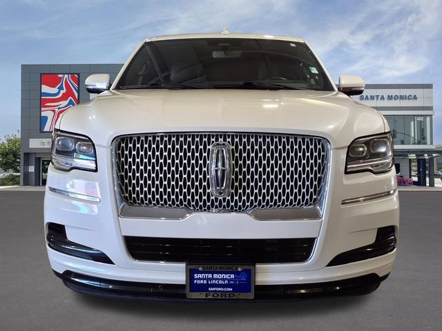 Used 2023 Lincoln Navigator Reserve AWD/4WD image 2