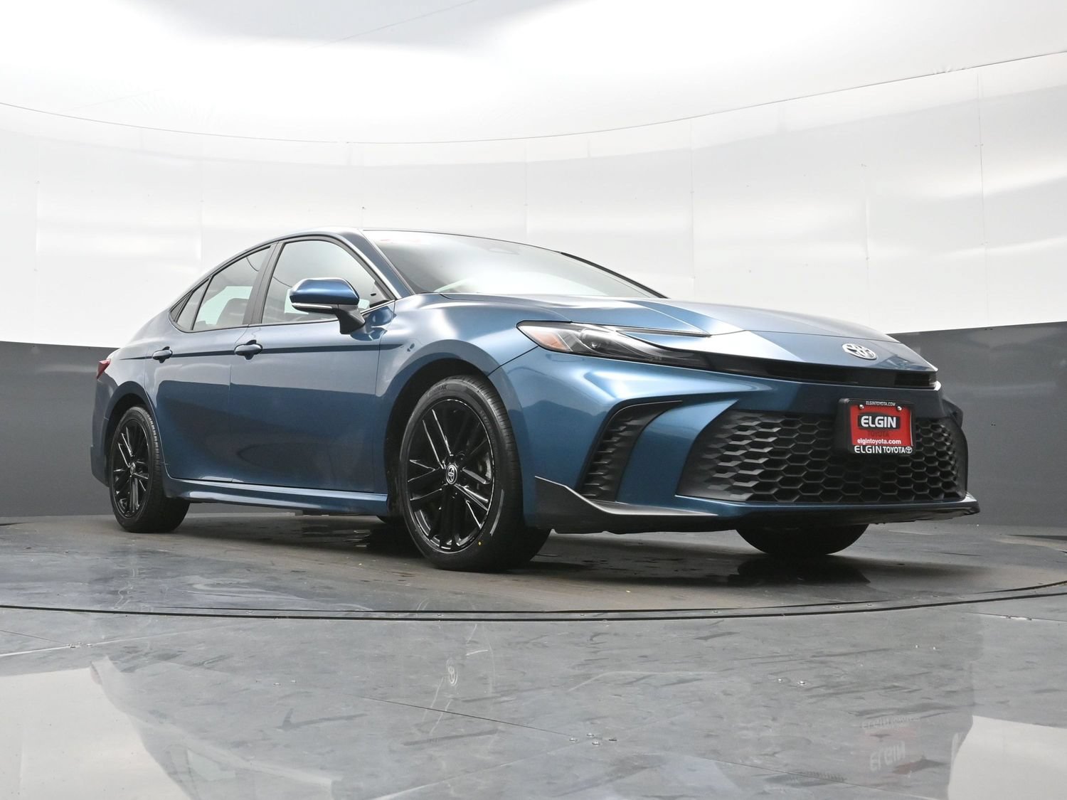 Used 2025 Toyota Camry SE FWD image 27