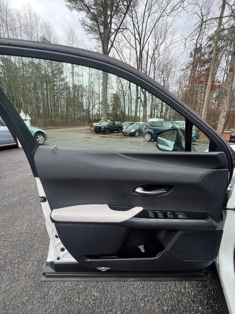 Used 2021 Lexus UX 200 w/ Premium Package image 18