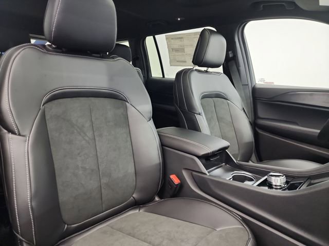 New 2025 Jeep Grand Cherokee L Altitude image 34