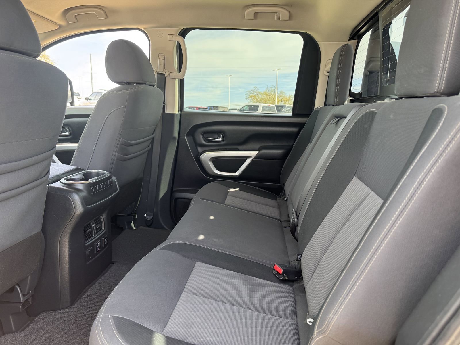 Used 2020 Nissan Titan SV w/ SV Convenience Package image 29