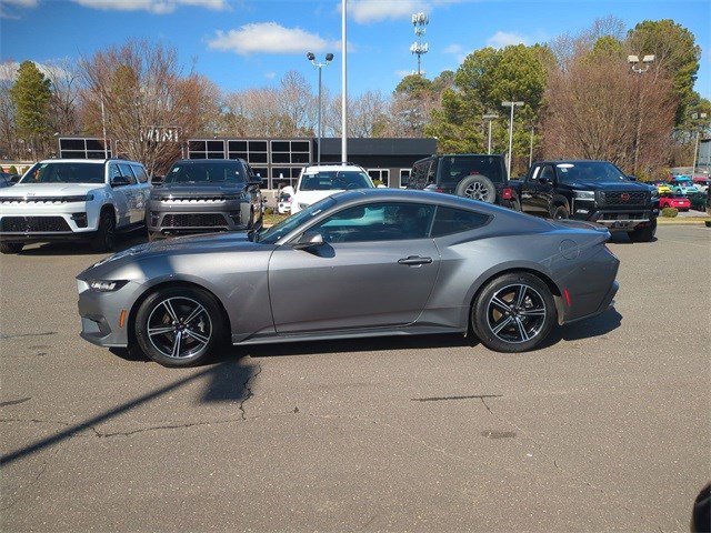 Used 2025 Ford Mustang Premium image 8