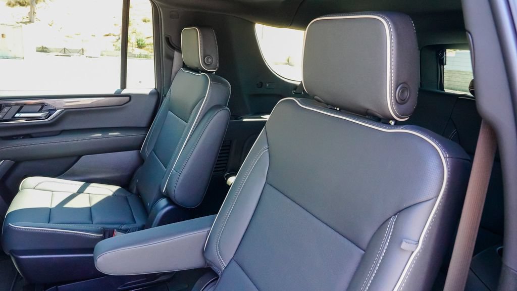 New 2026 GMC Yukon XL Elevation w/ Elevation Premium Package AWD/4WD image 10