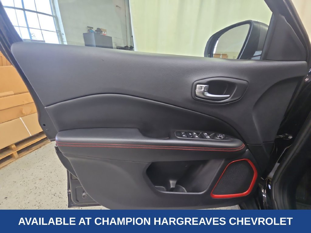 Used 2018 Jeep Compass Trailhawk AWD/4WD image 31
