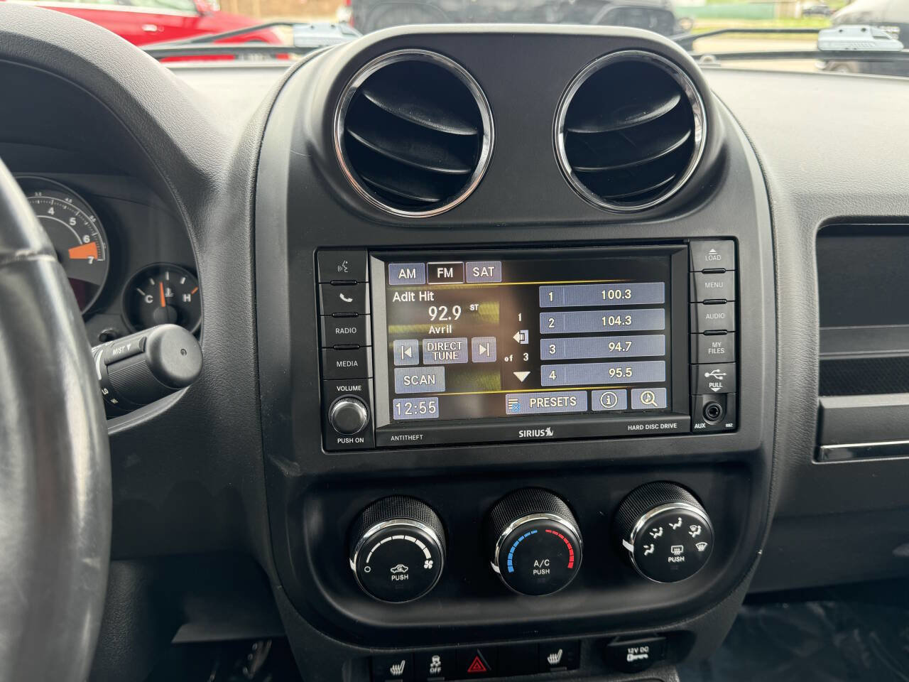 Used 2016 Jeep Patriot High Altitude image 18