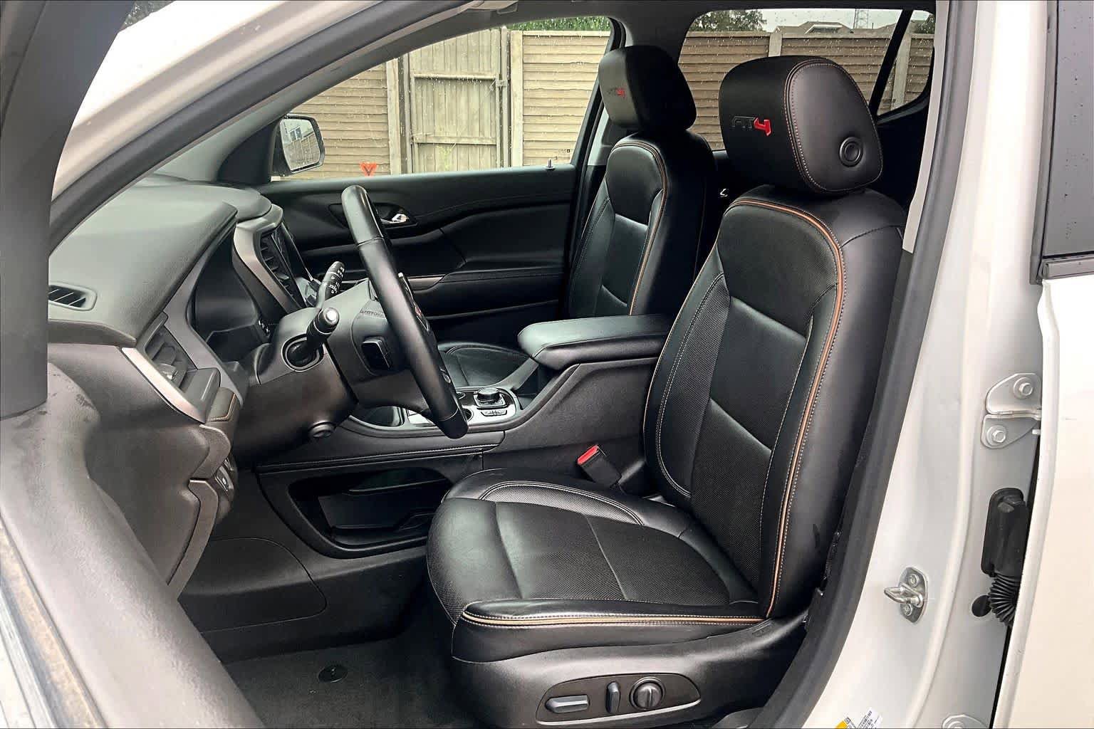 Used 2023 GMC Acadia AT4 w/ Preferred Package AWD/4WD image 8