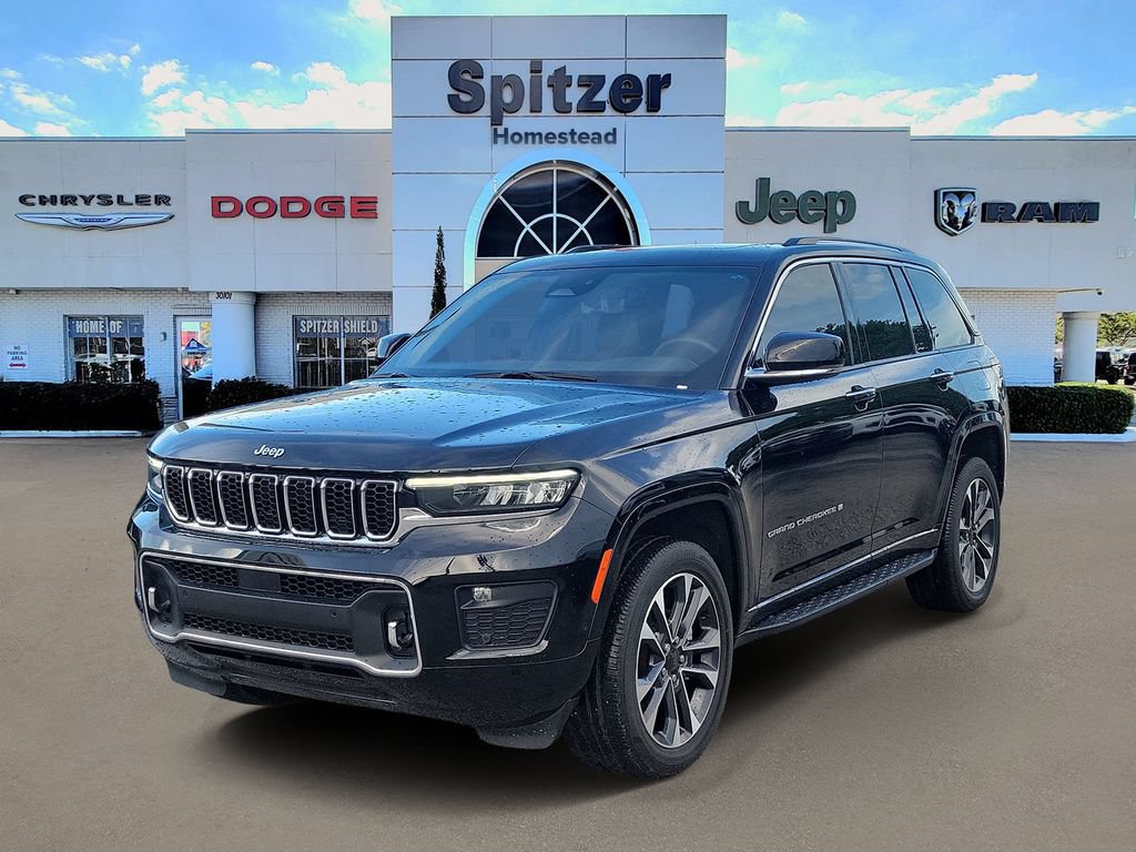 Used 2023 Jeep Grand Cherokee Overland w/ Luxury Tech Group IV RWD image 2