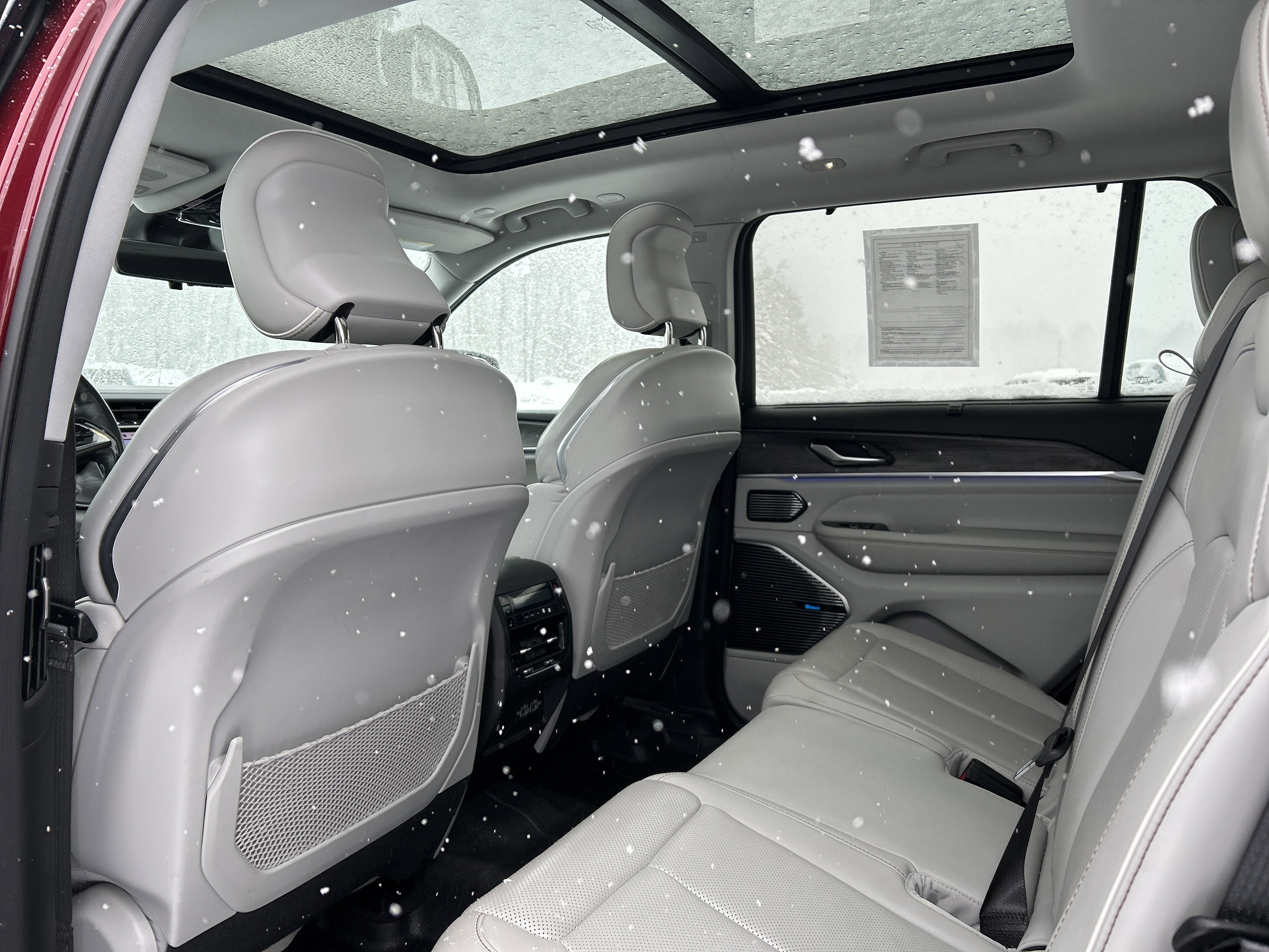 Used 2021 Jeep Grand Cherokee L Overland w/ Advanced Protech Group III image 11